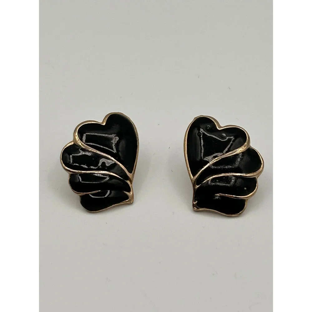Vintage Black Enamel Gold Tone Heart Wing Stud Earrings Romantic Retro Post Back